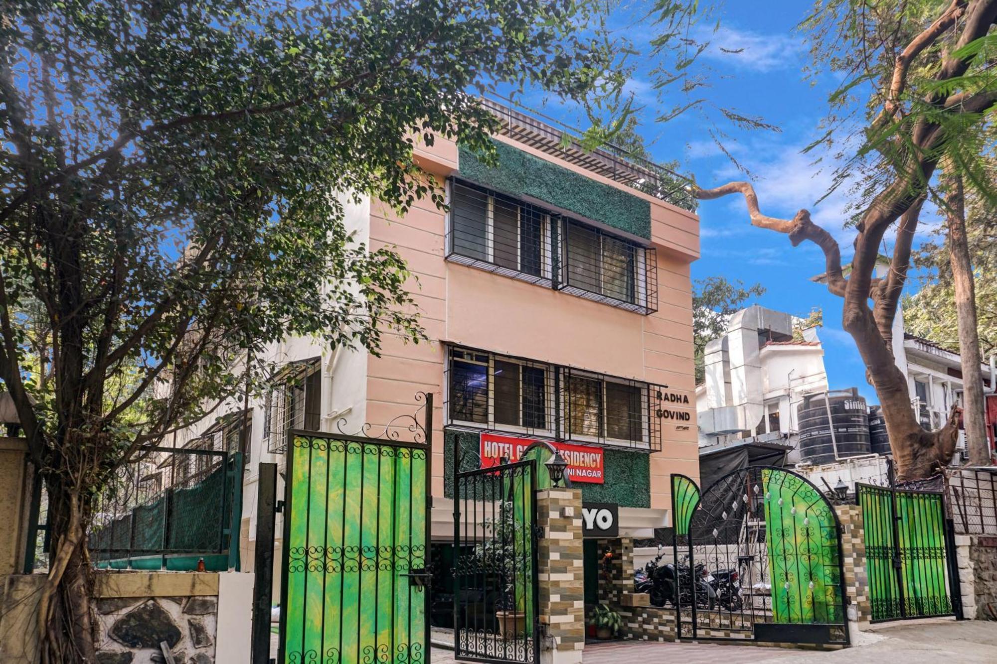 Hotel Galaxy Residency Kalyani Nagar Pune Bagian luar foto