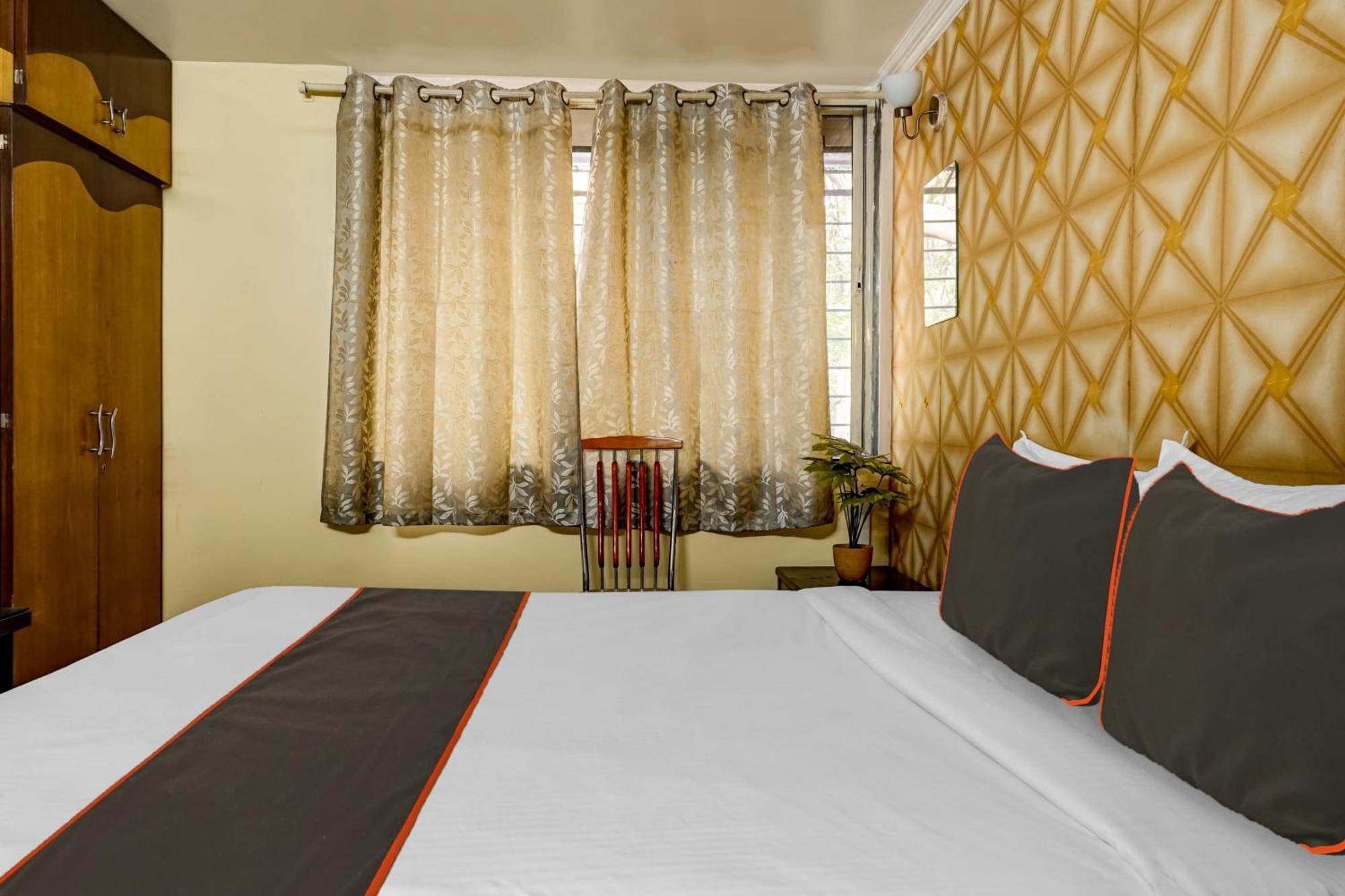 Hotel Galaxy Residency Kalyani Nagar Pune Bagian luar foto
